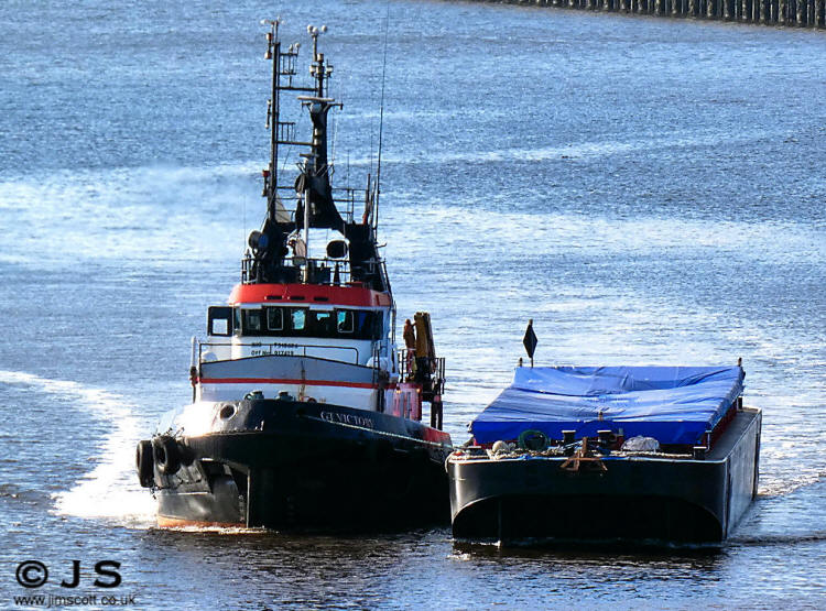 GT Victory and barge